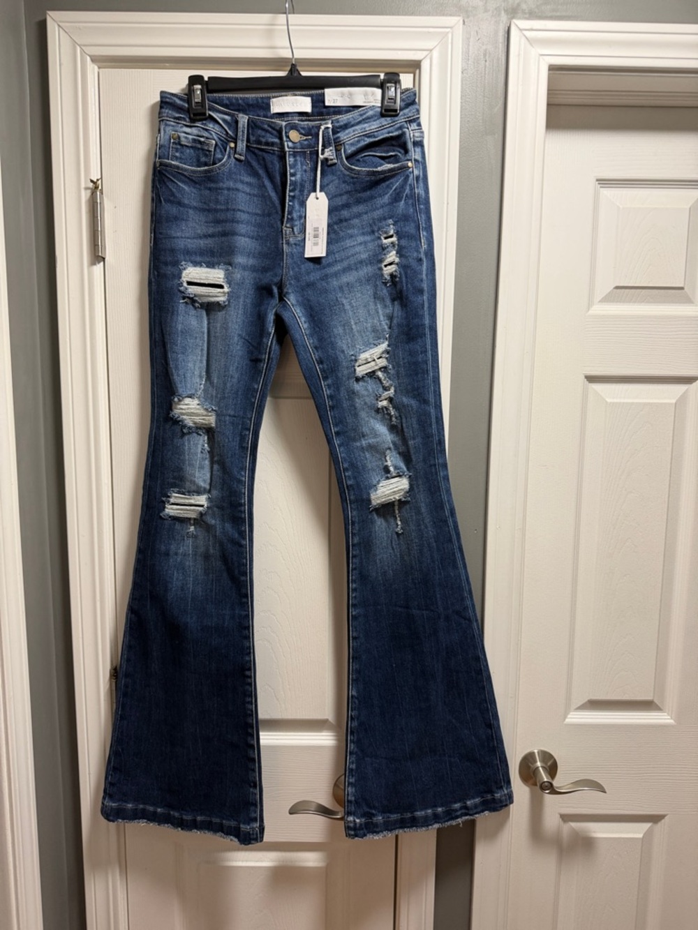Petra153 mid rise stretch flare jean size 7 new with tags